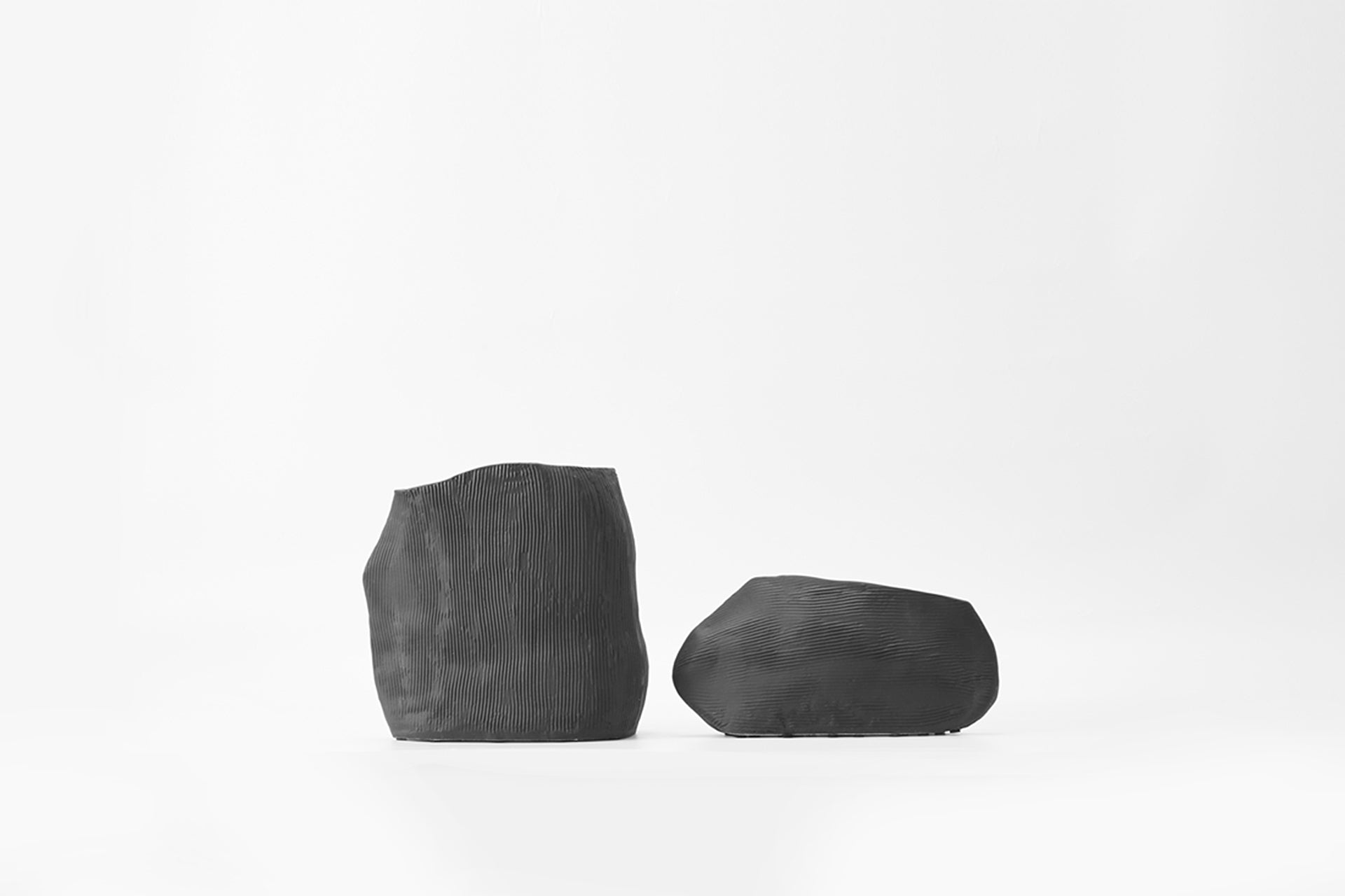 Chalk Vase in Ebony