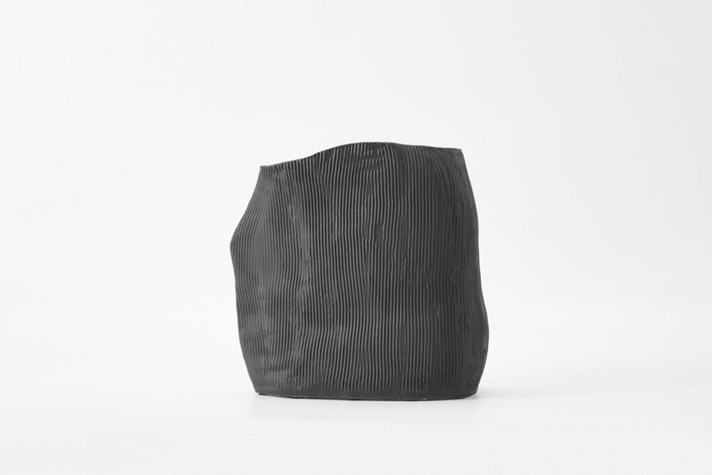 Chalk Vase in Ebony