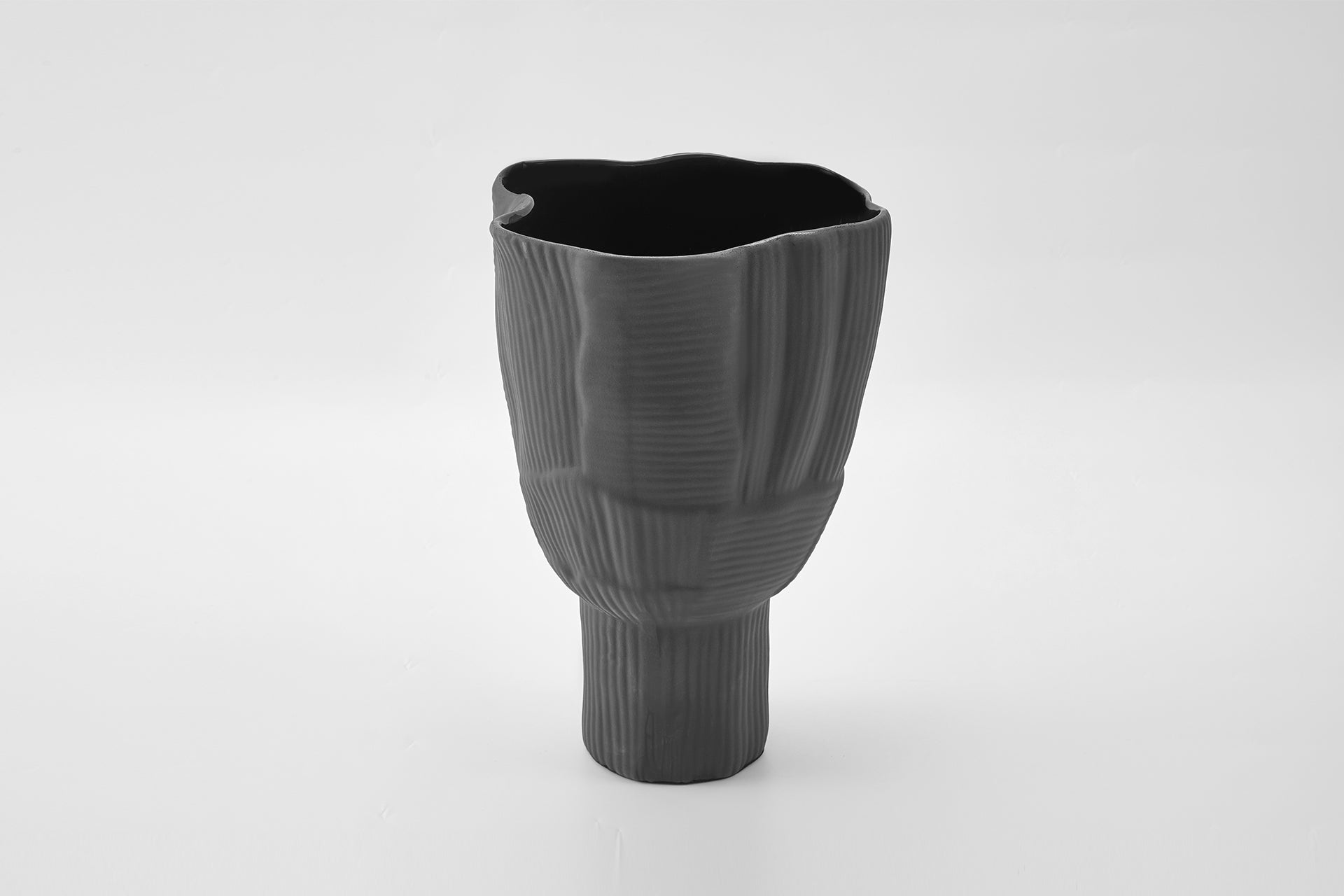 Umi Vase Ebony